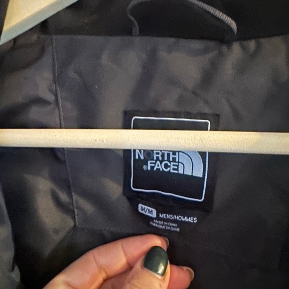 worn once Men’s North Face jacket size medium - Picture 2 of 5